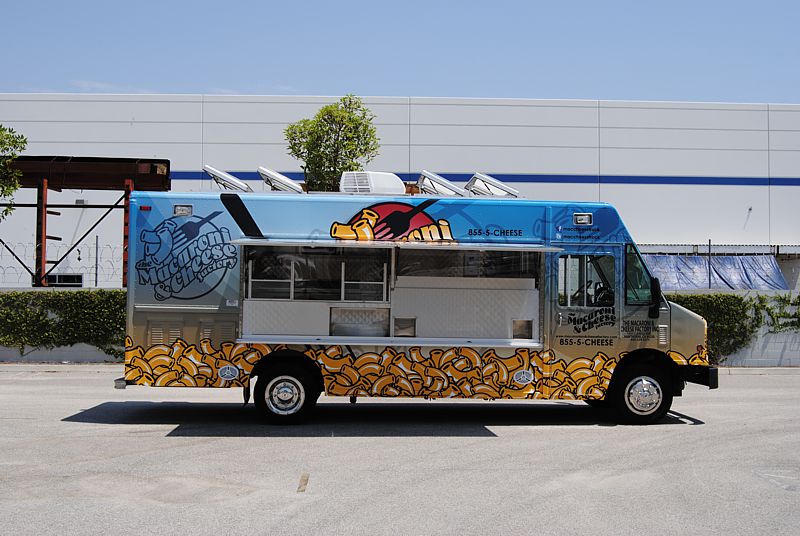 Macaroni and Cheese Food Truck Exterior 